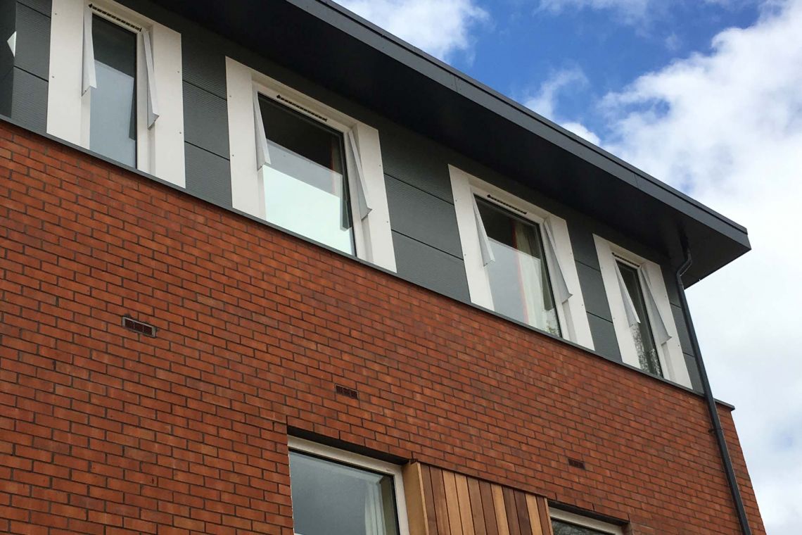 Convertible window handles to provide flexibility in the care pathway