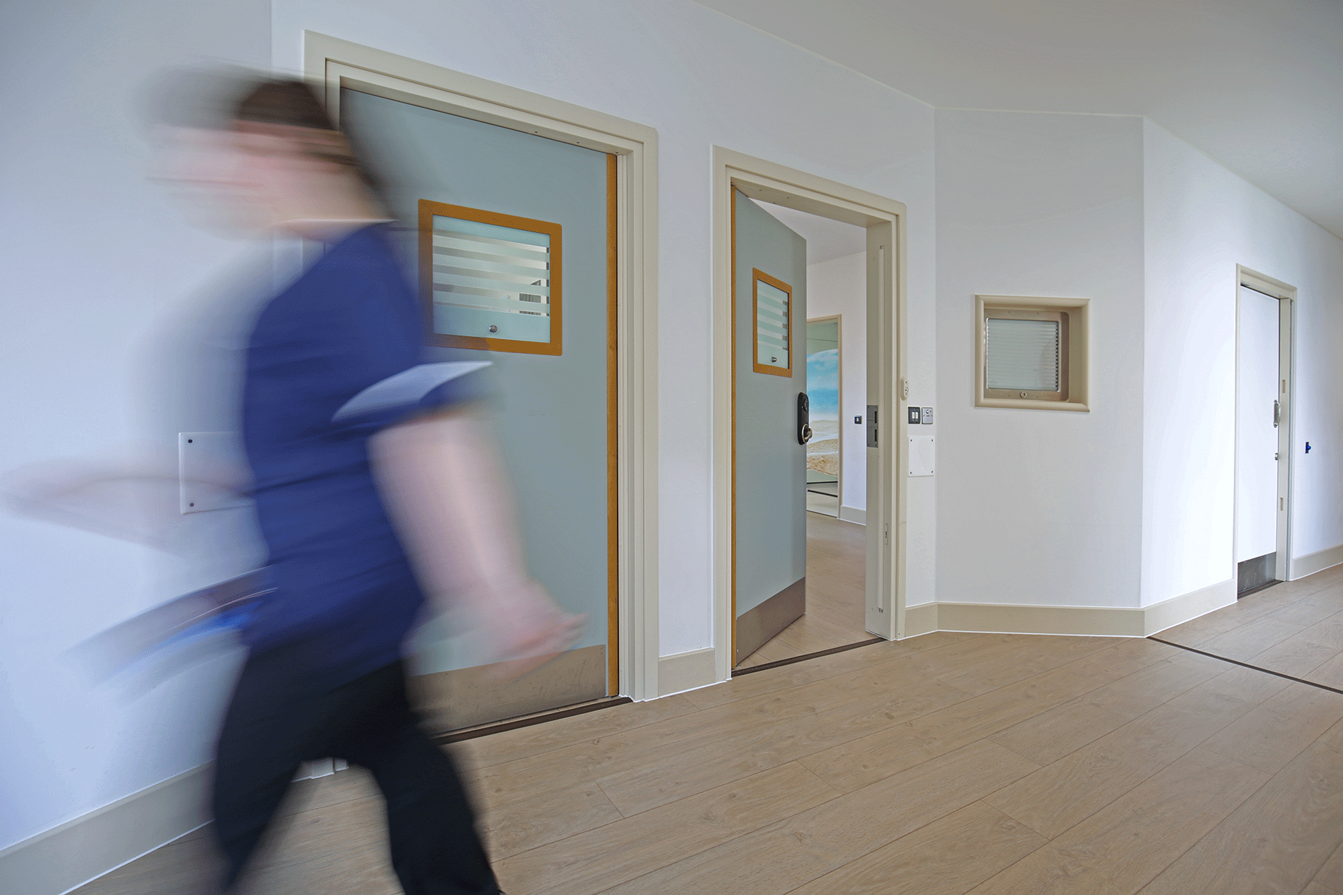 Full-Door-Mental-Health-Alarm