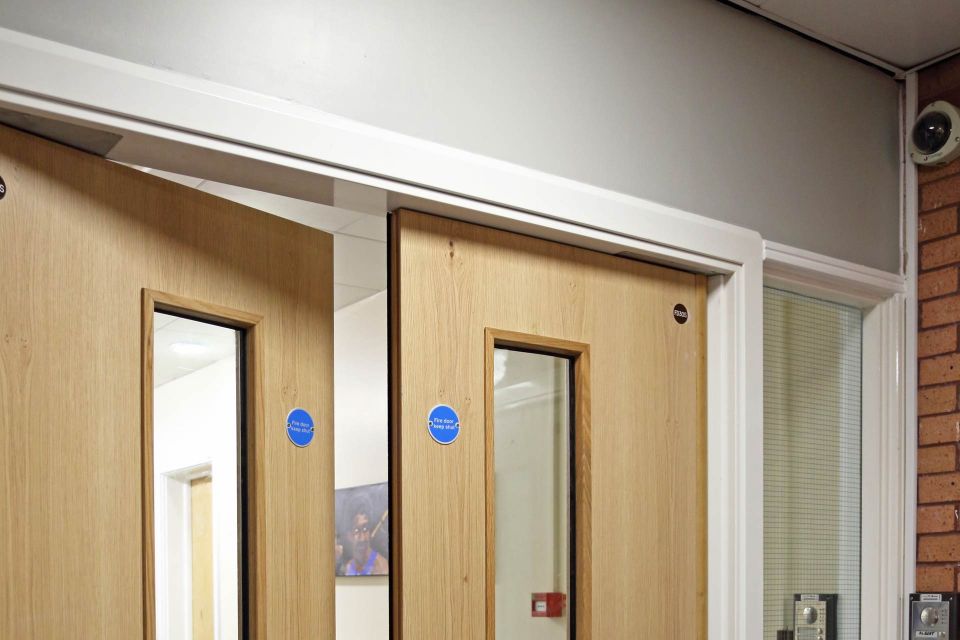 Corridor doorset
