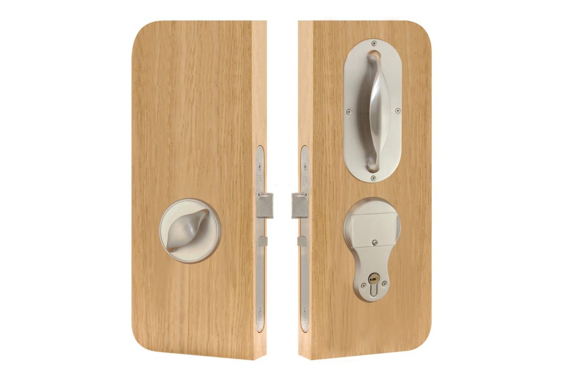 66 - Automatic Night Latch lockset (Handle inside)
