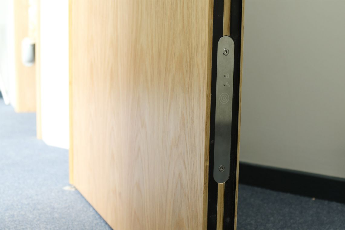 door-alarm-cover-plate-discreet-9T6A0993