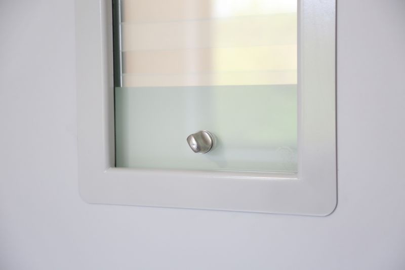 Metal vision panel bead