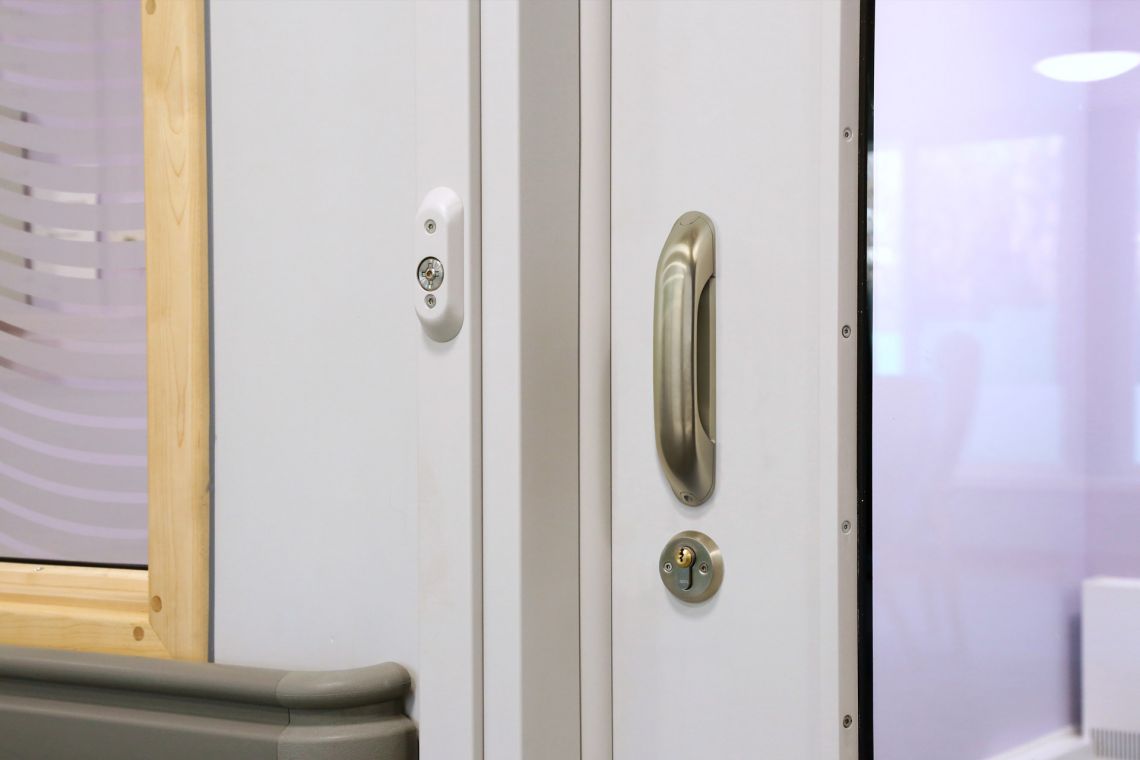 invisible-back-plate-anti-ligature-pull-handle