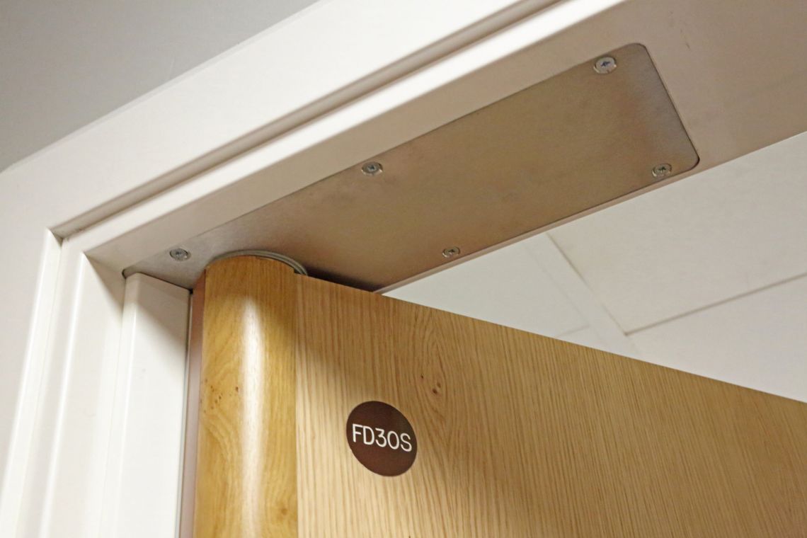 Concealed door closer